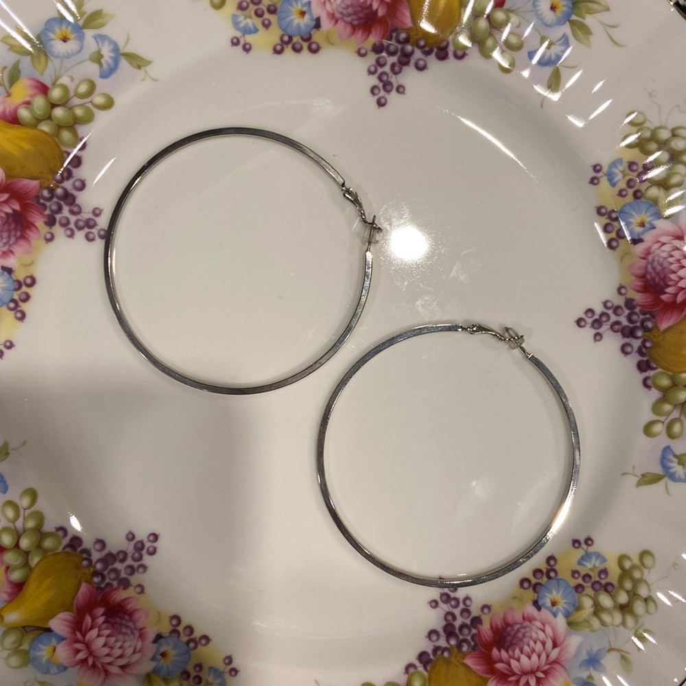 EUC * Guess Jeans * Silver Tone Hoop Earrings